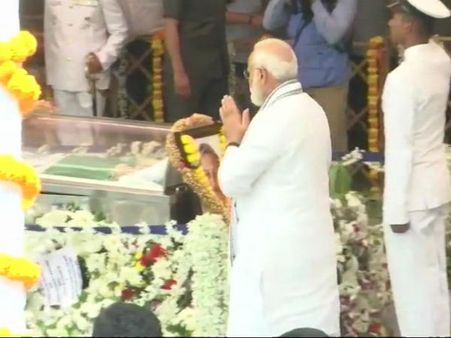 ಮನೋಹರ್ ಪರಿಕ್ಕರ್ ಅವರ ಅಂತಿಮ ದರ್ಶನ ಪಡೆದ ಪ್ರಧಾನಿ ಮೋದಿ