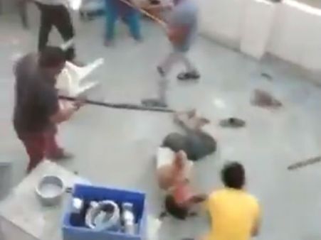 ಕುಟುಂಬವೊಂದರ ಮೇಲೆ ಹಲ್ಲೆ: ಪಾಕಿಸ್ತಾನಕ್ಕೆ ಹೋಗಿ ಎಂದು ಬೆದರಿಸಿದ ಗುಂಪು