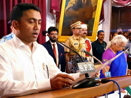 ಗೋವಾದಲ್ಲಿ ಇಂದು ವಿಶ್ವಾಸಮತ ಯಾಚನೆ, 5-ಸ್ಟಾರ್ ಹೊಟೆಲ್ ನಲ್ಲಿ ಶಾಸಕರು!