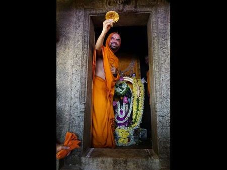 ಗೋವು ಹಾಗೂ ಭಕ್ತಿ ಇದ್ದಲ್ಲಿ ದೇವರ ರಕ್ಷಣೆ ಖಚಿತ - ರಾಘವೇಶ್ವರ ಶ್ರೀ