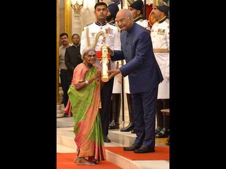 ಮಾಗಿದ ರಾಷ್ಟ್ರಪತಿ ಕೋವಿಂದ್, ಸಾಲುಮರದ ತಿಮ್ಮಕ್ಕನಿಗೆ 'ಬಾಗಿದಾಗ'