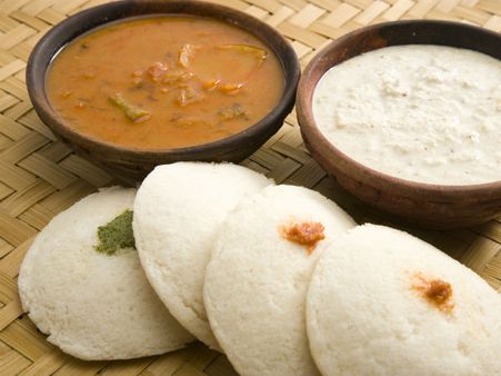 ವಿಶ್ವಯುದ್ಧವನ್ನೆಲ್ಲ ನೋಡಿಬಂದ ಇಡ್ಲಿ, ನಿನ್ನ ಮಹಿಮೆ ನಾನೆಂತು ಪೇಳಲಿ!