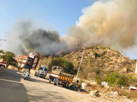 ಮೈಸೂರಿನ ಚಾಮುಂಡಿ ಬೆಟ್ಟದಲ್ಲಿ ಬೆಂಕಿ ಆರಿಸುವಾಗ ಮಹಿಳೆಯ ಶವ ಪತ್ತೆ