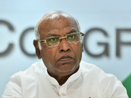 ಮಲ್ಲಿಕಾರ್ಜುನ ಖರ್ಗೆ ಆಸ್ತಿ ವಿವರ: ಖರ್ಗೆ ಬಳಿ ಕಾರಿಲ್ಲ!