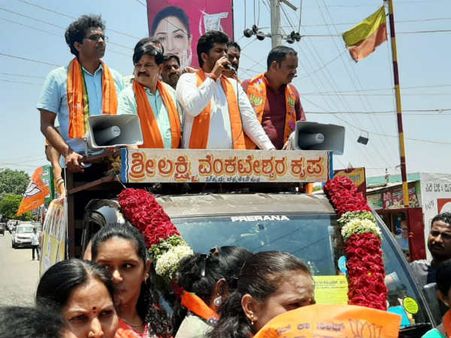 ಪ್ರತಾಪ್ ಸಿಂಹ ಸಂದರ್ಶನ:'ರಾಜಕಾರಣಕ್ಕೆ ಹೊಸಬರು ಬರಲು ಸಾಧ್ಯವಾಗುತ್ತಿಲ್ಲ'