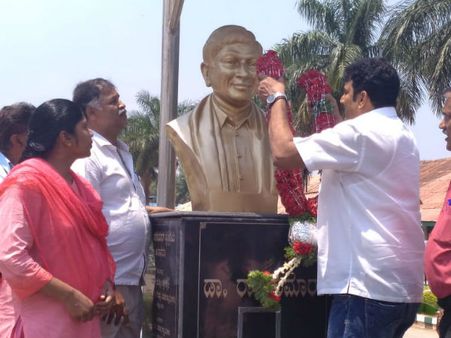 ಮೈಸೂರಿನ ಹಲವೆಡೆ ಡಾ. ರಾಜ್ ಸ್ಮರಣೆ:ಅಣ್ಣಾವ್ರನ್ನು ನೆನೆದ ಯದುವೀರ್