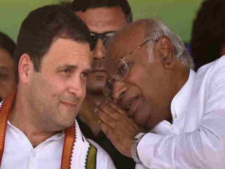 'ಬಾಯಿತಪ್ಪಿ' ರಾಹುಲ್ ಗಾಂಧಿಯನ್ನು ಸಾಯಿಸಿಬಿಟ್ಟ ಮಲ್ಲಿಕಾರ್ಜುನ ಖರ್ಗೆ