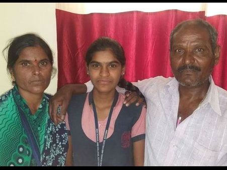 ಪಂಕ್ಚರ್ ಅಂಗಡಿಯಲ್ಲಿ ಕೆಲಸ ಮಾಡುವ ಹುಡುಗಿ ರಾಜ್ಯಕ್ಕೆ ಪ್ರಥಮ