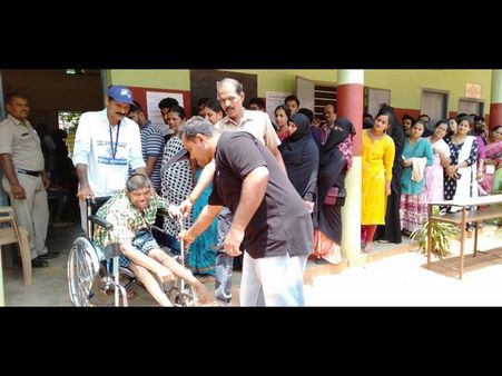 ವೋಟಿಂಗ್ ಮಾಡಿ ಕರ್ತವ್ಯ ಮೆರೆದ ಅನಾರೋಗ್ಯ ಪೀಡಿತರು, ನವ ವಧು