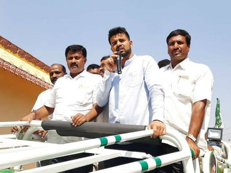 ಆಸ್ತಿ ವಿವರ: ಪ್ರಜ್ವಲ್ ರೇವಣ್ಣ ವಿರುದ್ಧ ಆಯೋಗಕ್ಕೆ ಗಂಭೀರ ದೂರು