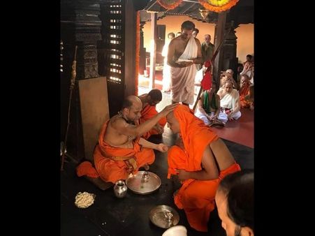 ಮದುವೆಯಾಗಲು ಹೊರಟಿದ್ದ ಇಂಜಿನಿಯರ್ ಉಡುಪಿ ಅಷ್ಟಮಠದ ಉತ್ತರಾಧಿಕಾರಿ