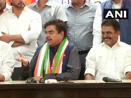 ಬಿಜೆಪಿ ಸಂಸ್ಥಾಪನಾ ದಿನವೇ ಪಕ್ಷ ತೊರೆದು ಕಾಂಗ್ರೆಸ್ ಸೇರಿದ ಶತ್ರುಘ್ನ ಸಿನ್ಹಾ