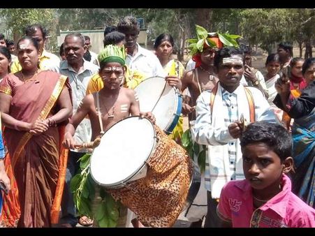 ಚಾಮರಾಜನಗರ ಕಾಡಂಚಿನಲ್ಲಿ ಹಕ್ಕು ಚಲಾಯಿಸಿದ ಸೋಲಿಗರು