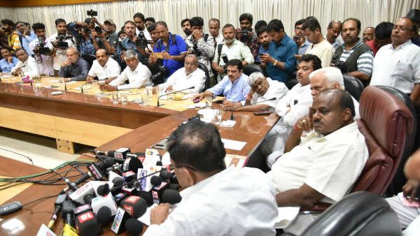 ದಕ್ಷಿಣ ಕನ್ನಡ ಕುಡಿಯುವ ನೀರಿನ ಸಮಸ್ಯೆ: ಅಧಿಕಾರಿಗಳೊಂದಿಗೆ ಸಿಎಂ ಚರ್ಚೆ