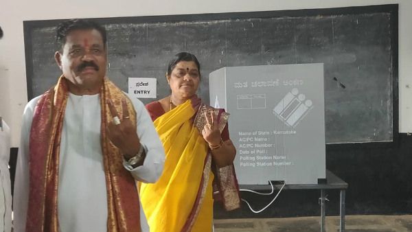 ಕುಂದಗೋಳ ಉಪ ಚುನಾವಣೆ : ಬಿಜೆಪಿಯ ಚಿಕ್ಕನಗೌಡರ್ ಮತದಾನ