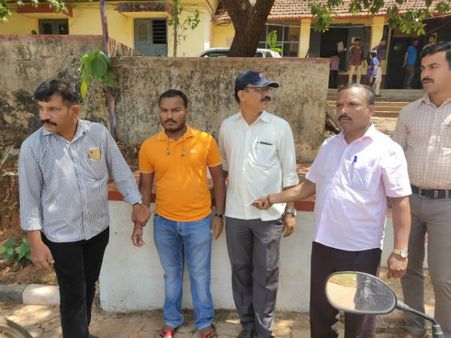 ಲಂಚ ಪಡೆಯುತ್ತಿದ್ದಾಗ ಗ್ರಾಮ ಕರಣಿಕ ಎಸಿಬಿ ಬಲೆಗೆ