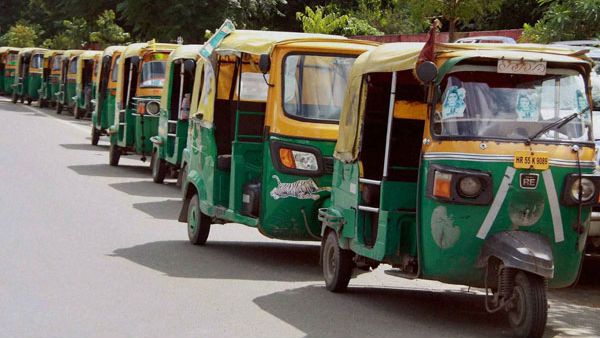 ಶೇರ್ ಆಟೋದಲ್ಲಿ ಪ್ರಯಾಣಿಕನ ಕುತ್ತಿಗೆಗೆ ಚಾಕು ಇಟ್ಟ ದುಷ್ಕರ್ಮಿಗಳು