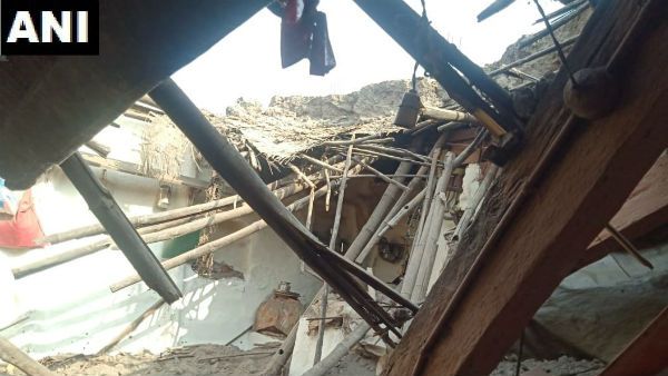 ಧಾರವಾಡದಲ್ಲಿ ಮನೆ ಕುಸಿದು ಮೂವರ ದಾರುಣ ಸಾವು, ಇಬ್ಬರಿಗೆ ಗಾಯ