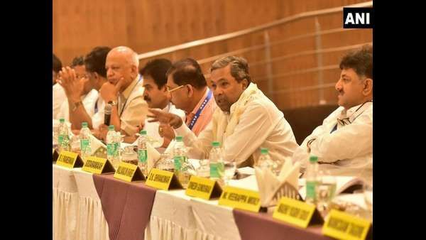 ಮೈತ್ರಿ ಬಗ್ಗೆ 'ಕೈ' ನಿರಾಸಕ್ತಿ? ಅತೃಪ್ತರ ಮೇಲೆ ಹಿಡಿತ ಕೈಬಿಟ್ಟ ಕಾಂಗ್ರೆಸ್