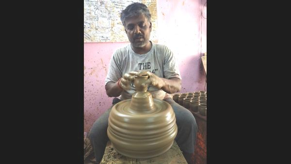ಶತಮಾನಗಳ ಇತಿಹಾಸವಿರುವ ಪಾಟರಿ ಟೌನ್ ಗೆ ಸಂಚಕಾರ
