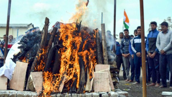 ಕರೀಂನಗರದಲ್ಲಿ 1 ರುಪಾಯಿಗೆ ಅಂತ್ಯಸಂಸ್ಕಾರ, ಸಂಬಂಧಿಕರಿಗೆ ಐದು ರುಪಾಯಿಗೆ ಒಂದು ಊಟ