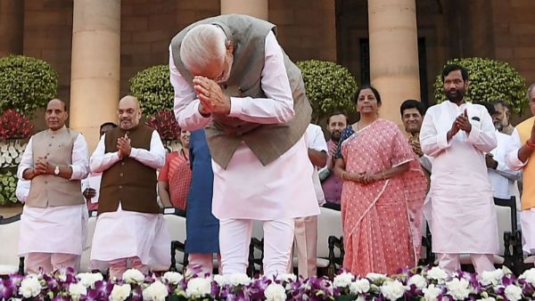 ಮೋದಿ 2.0 ಸರ್ಕಾರ: ರಾಜನಾಥ್ ಗೆ ರಕ್ಷಣಾ, ಅಮಿತ್ ಗೆ ಗೃಹ, ನಿರ್ಮಲಾಗೆ ವಿತ್ತ