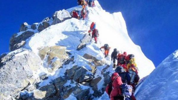ಮೌಂಟ್ ಎವರೆಸ್ಟ್ ನಲ್ಲಿ ದಟ್ಟಣೆಯಿಂದ ಮೂವರು ಭಾರತೀಯರು ಸಾವು