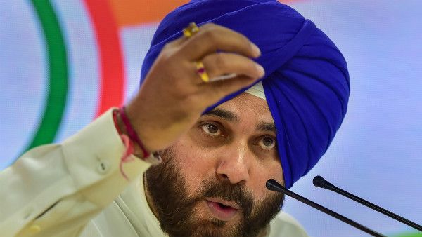 'ಹೇಳಿ ಸಿಧು, ಯಾವಾಗ ರಾಜೀನಾಮೆ ಕೊಡ್ತೀರಿ?'