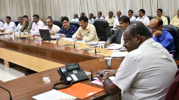 55 ಲಕ್ಷ ವಿದ್ಯಾರ್ಥಿಗಳಿಗೆ ವೇತನ ಮಂಜೂರಿಗೆ ಕುಮಾರಸ್ವಾಮಿ ಸೂಚನೆ