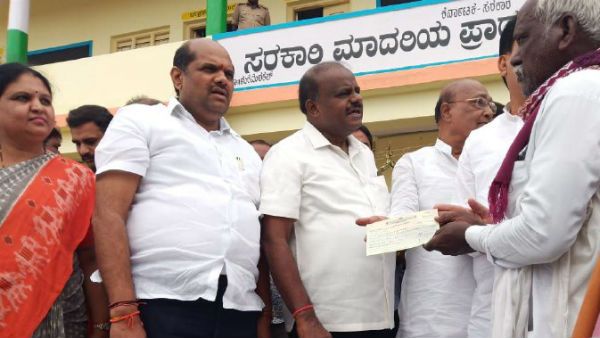 ಕೈಕಾಲು ಕಳೆದುಕೊಂಡ ಇಂಜಿನಿಯರ್ ಗೆ 5 ಲಕ್ಷ ರೂ.ಪರಿಹಾರ ನೀಡಿದ HDK