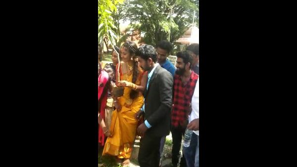 ಚಿಕ್ಕಮಗಳೂರಿನಲ್ಲಿ ಗಿಡ ನೆಟ್ಟು ನಿಶ್ಚಿತಾರ್ಥ ಮಾಡಿಕೊಂಡ ಜೋಡಿ