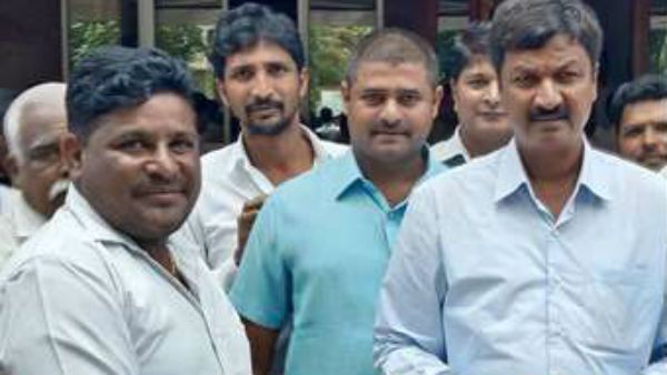 ಅತೃಪ್ತರೊಂದಿಗೆ ರಮೇಶ್ ಜಾರಕಿಹೊಳಿ ಭೇಟಿ: ಸರ್ಕಾರದ ಭವಿಷ್ಯ ನಿರ್ಧಾರ?