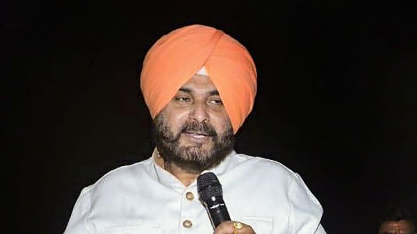 ಯಾವಾಗ ರಾಜಕೀಯ ಬಿಡ್ತೀರಿ ಸಿಧು?: ಪಂಜಾಬ್‌ನಲ್ಲಿ ಬಿತ್ತಿಪತ್ರ