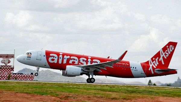 ದೆಹಲಿಯಿಂದ ಹೊರಟ ಏರ್‌ಏಷ್ಯಾ ವಿಮಾನಕ್ಕೆ ಹಕ್ಕಿ ಡಿಕ್ಕಿ