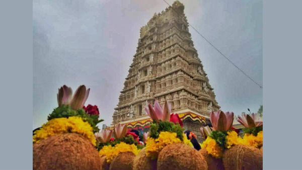 ಗುರು ಪೂರ್ಣಿಮೆಯಂದೇ ಗ್ರಹಣ; ಚಾಮುಂಡಿಬೆಟ್ಟದಲ್ಲಿ ವಿಶೇಷ ಪೂಜೆ ಪುನಸ್ಕಾರ