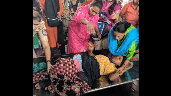 ಮುಂಬೈನ ರೈಲು ನಿಲ್ದಾಣದಲ್ಲೇ ಹೆರಿಗೆ; ನೆರವಿಗೆ ಬಂದ 1 ರೂ ಕ್ಲಿನಿಕ್