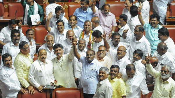 ವ್ಹಾಹ್! ಸರ್ಕಾರ ಉಳಿಸೋಕೆ ಹೀಗೊಂದು ಸೂಪರ್ ಡೂಪರ್ ಐಡಿಯಾ!