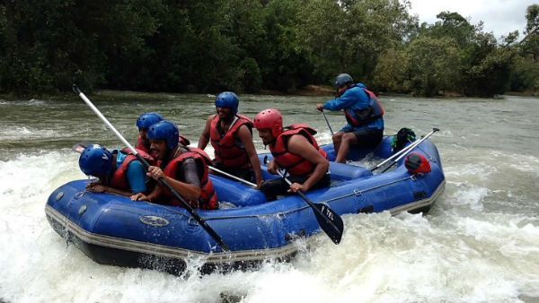 ದುಬಾರೆಯಲ್ಲಿ ಪ್ರವಾಸಿಗರಿಂದ ರಿವರ್ ರ್‍ಯಾಫ್ಟಿಂಗ್ ಸಾಹಸ