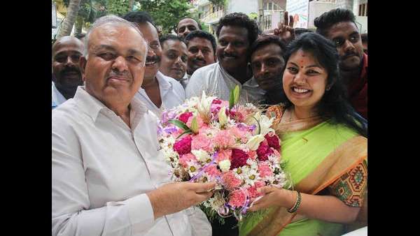 ಮೈತ್ರಿಯಲ್ಲಿ ಮತ್ತೆ ಬಂಡಾಯ: ಅಪ್ಪ-ಮಗಳು ಸೇರಿ ಒಟ್ಟು 13 ಶಾಸಕರ ರಾಜೀನಾಮೆ?