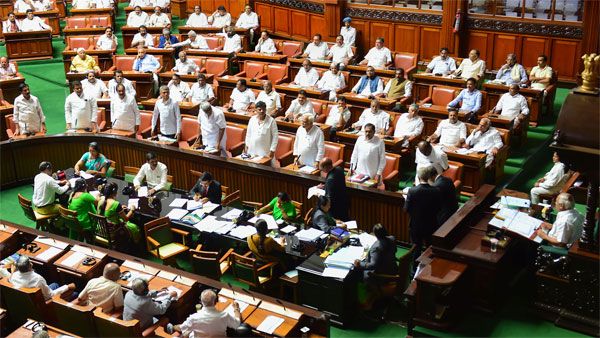 ಅಸ್ತಿತ್ವಕ್ಕೆ ಬಂದಿಲ್ಲ ಹೊಸ ಸರ್ಕಾರ, ತಿಂಗಳ ಸಂಬಳದ ಕತೆ ಏನು?