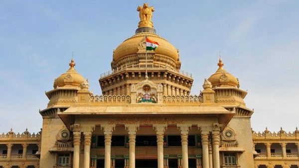 'ವಿಧಾನಸೌಧಕ್ಕೆ ಬನ್ನಿ, ಹಾರೆ, ಗುದ್ದಲಿ, ಪಿಕಾಸಿ ತನ್ನಿ'