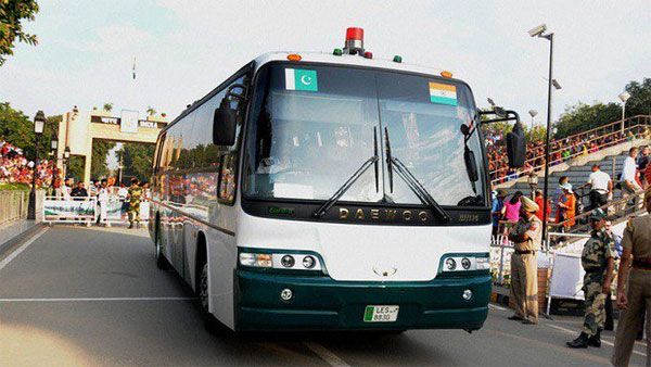 ದೆಹಲಿಯಿಂದ ಪಾಕಿಸ್ತಾನಕ್ಕೆ ಹೊರಟ ಕೊನೆ ಬಸ್ಸಿನಲ್ಲಿ 2 ಪ್ರಯಾಣಿಕರು!