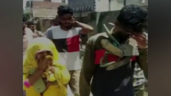 ಚಪ್ಪಲಿ ಹಾರ ಹಾಕಿ ಹರಿಯಾಣ ರಸ್ತೆಯಲ್ಲಿ ಪ್ರೇಮಿಗಳ ಮೆರವಣಿಗೆ