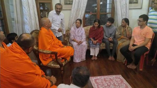 ಸಿದ್ಧಾರ್ಥ್ ಕುಟುಂಬಕ್ಕೆ ಧೈರ್ಯ ಹೇಳಿದ ನಿರ್ಮಲಾನಂದನಾಥ ಸ್ವಾಮೀಜಿ