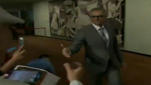 ವಿಡಿಯೋ: ಪಾಕಿಸ್ತಾನಿ ಪತ್ರಕರ್ತರಿಗೆ 'ಸ್ನೇಹ ಹಸ್ತ' ನೀಡಿದ ಭಾರತ ರಾಯಭಾರಿ