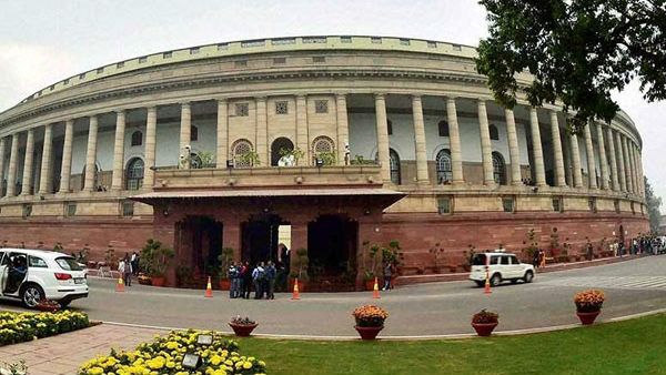 ' 7 ದಿನದಲ್ಲಿ ಬಂಗಲೆ ಬಿಡಿ, ಇಲ್ಲ ಅಂದ್ರೆ ನೀರು, ಕರೆಂಟ್ ಕಟ್ ಮಾಡ್ತೀವಿ'