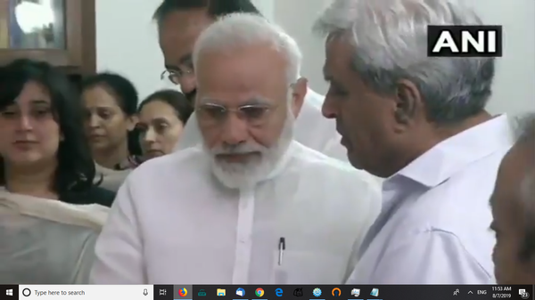 ಸುಷ್ಮಾ ಪಾರ್ಥೀವ ಶರೀರ ಮುಂದೆ ಪ್ರಧಾನಿ ಮೋದಿ ಕಣ್ಣೀರಧಾರೆ