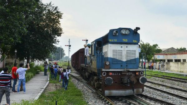 ಭಾರತಕ್ಕೆ ಬರಬೇಕಿದ್ದ ಮತ್ತೊಂದು ರೈಲು ಸ್ಥಗಿತಗೊಳಿಸಿದ ಪಾಕಿಸ್ತಾನ
