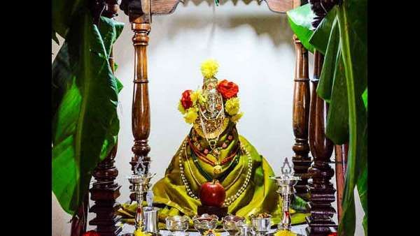 ವರಮಹಾಲಕ್ಷ್ಮೀ ಹಬ್ಬಕ್ಕೆ ಖರೀದಿ ಜೋರು: ಬನ್ನಿ ಒಂದು ಸುತ್ತು ಹಾಕೋಣ