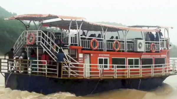 ನಿಗೂಢ ದೋಣಿ ದುರಂತ: ದಡದ ಬಳಿ ಬಂದಿದ್ದ ಅಂಬಿಗ ನದಿ ಮಧ್ಯೆ ಹೋಗಿದ್ದೇಕೆ?